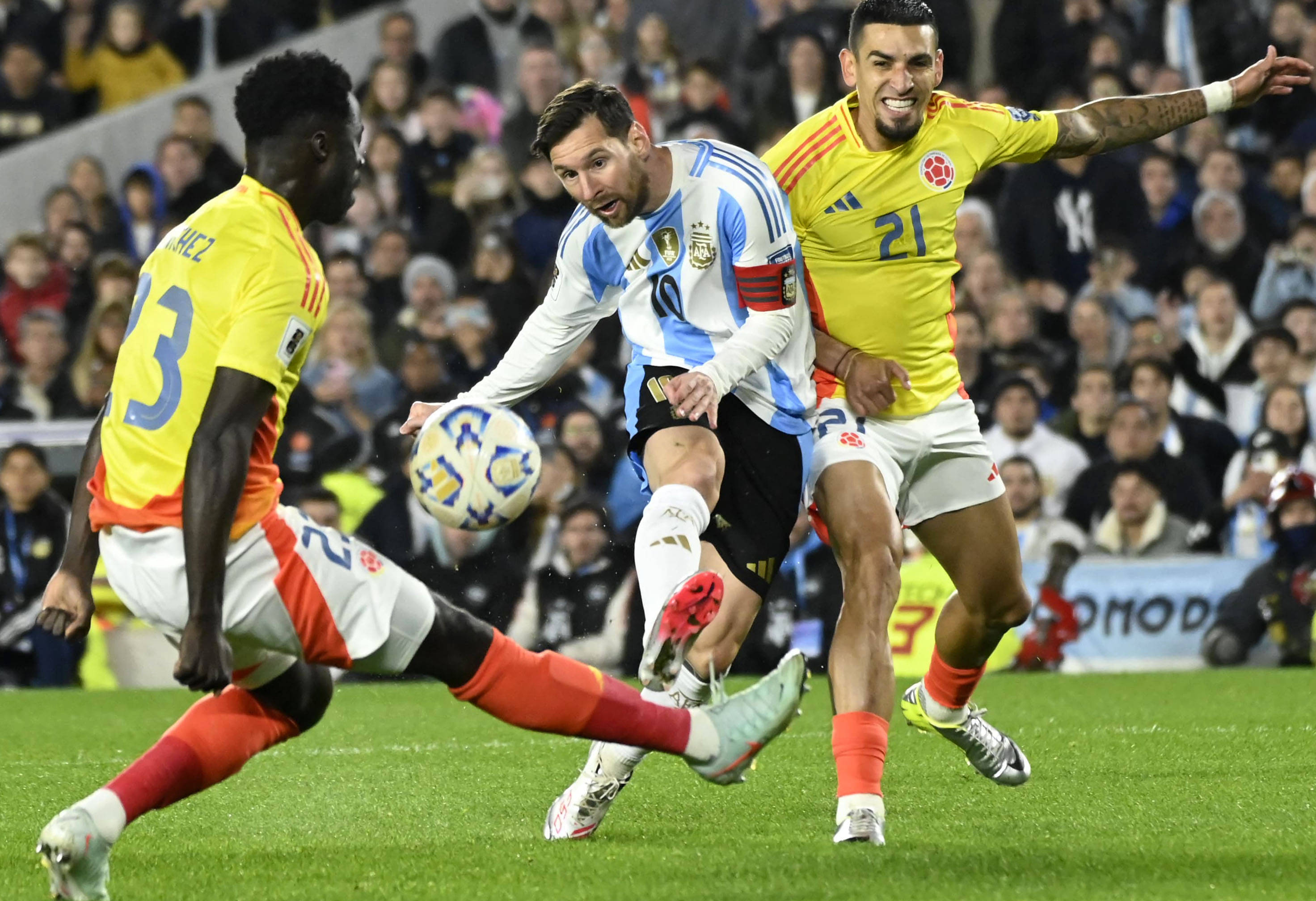 哥伦比亚轻取阿根廷，科曼制霸全场