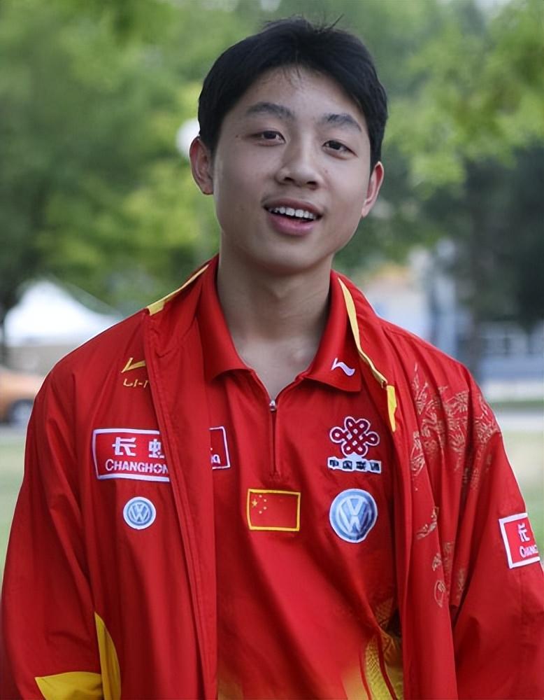 中国乒乓球队轻取奥地利乒乓球队，许昕惊艳世界