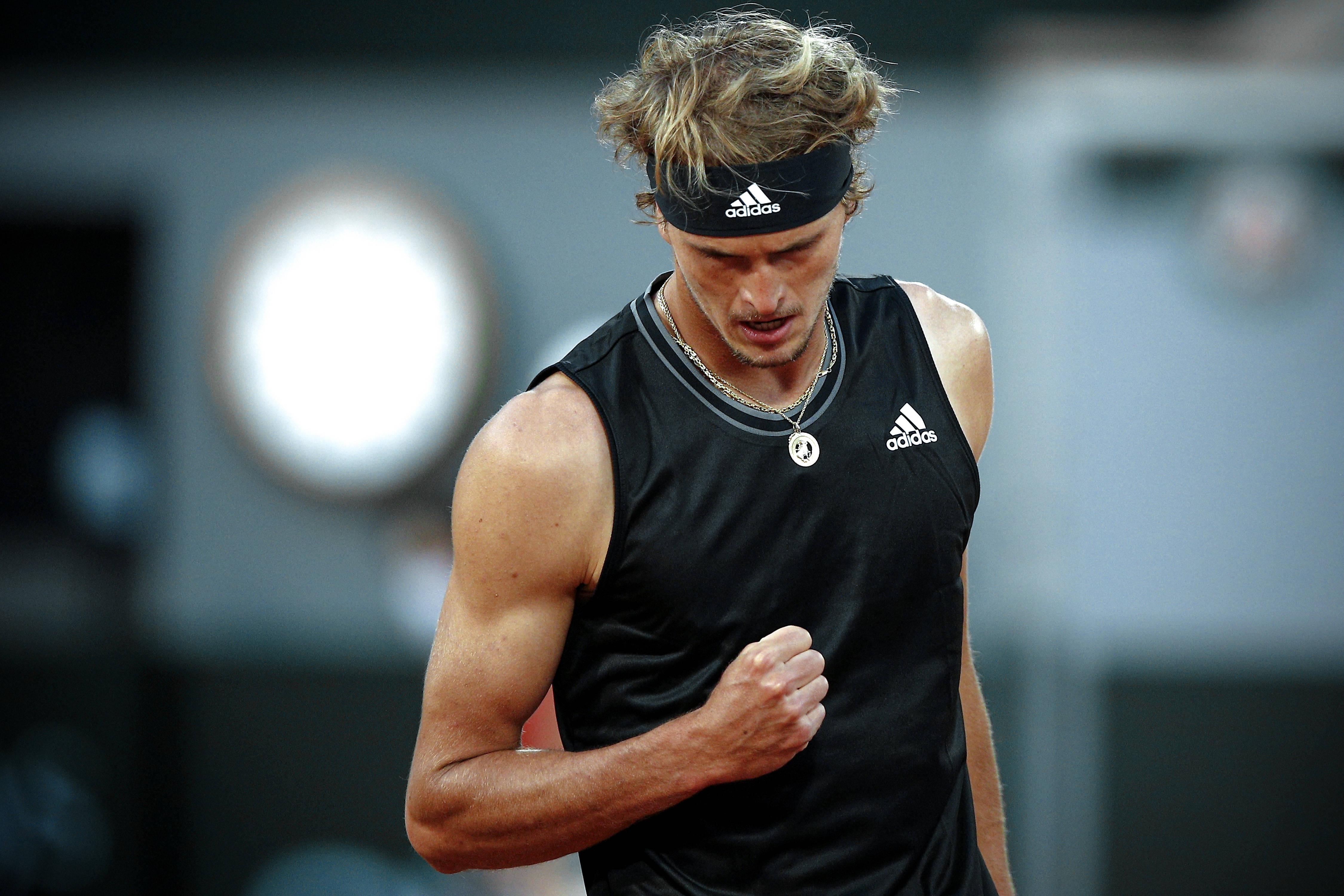 意大利网球队绝杀西班牙网球队,兹维列夫高光表现的简单介绍 意大利网球队绝杀西班牙网球队,兹维列夫高光表现的简单介绍