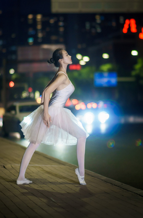 改写历史的相遇，几内亚国家队欧冠赛场击穿莱比锡红牛的多特蒙德之殇