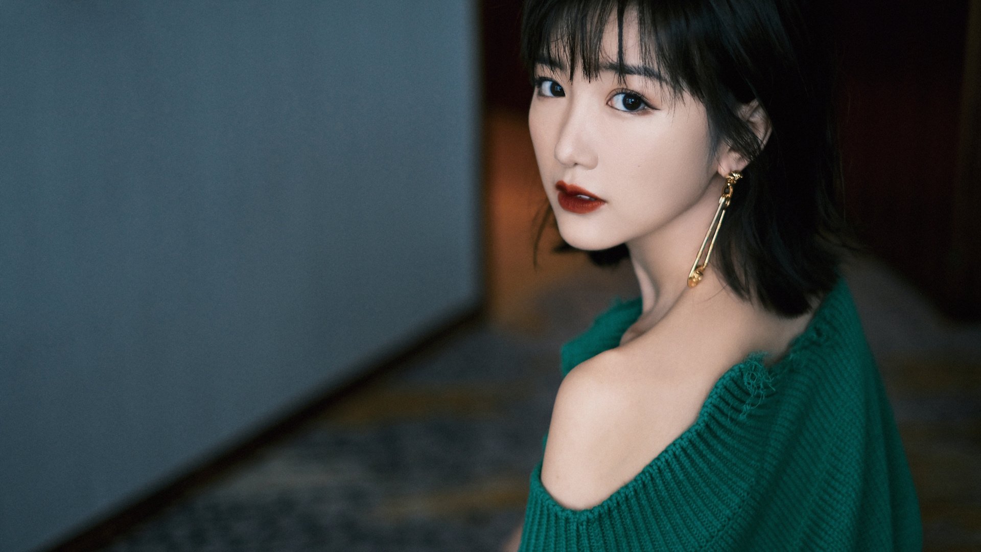 月下独舞，当凯恩的指尖点燃F1街道之夜