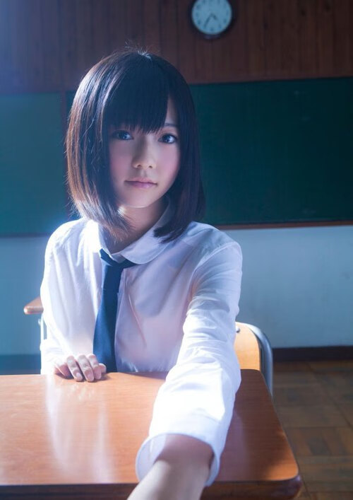 平行世界的引擎轰鸣,F1新赛季揭幕战与万公里外的跨国救援