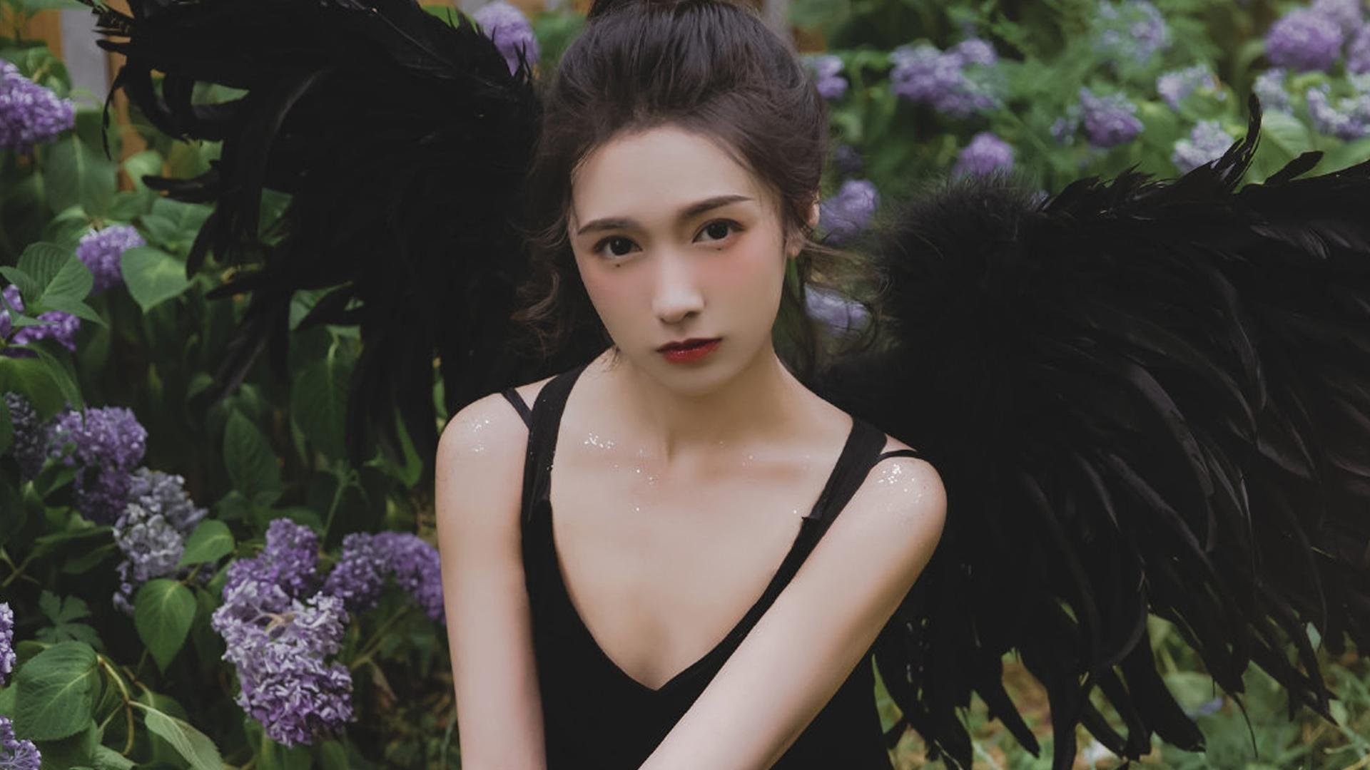 时空交错的唯一性,当篮网决战老鹰之夜,莫兰特在意甲球场接管比赛